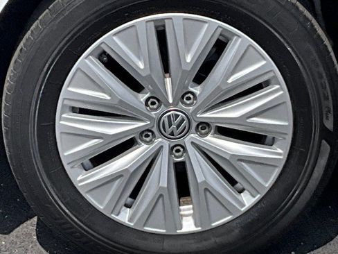 Used 2019 Volkswagen Jetta S w/ Driver Assistance Package FWD image 9