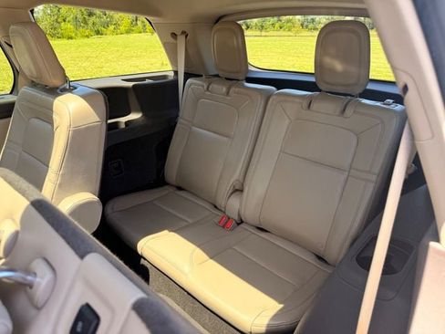 Used 2020 Lincoln Aviator Reserve w/ Equipment Group 202A AWD/4WD image 16