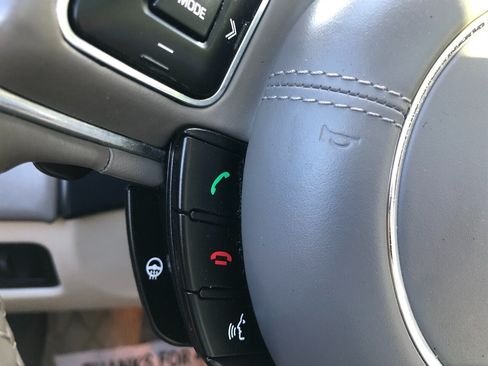 Used 2012 Jaguar XJ L RWD image 16
