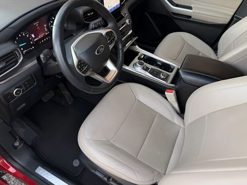 Used 2023 Ford Explorer Limited image 10