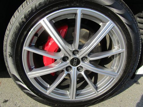 New 2024 Audi Q5 e Premium Plus image 5