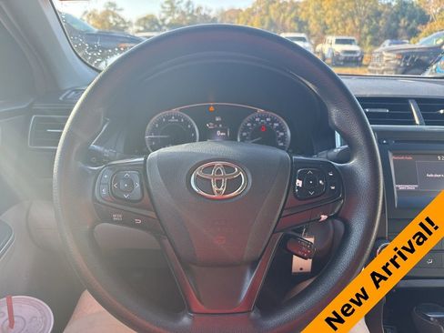 Used 2017 Toyota Camry LE image 12
