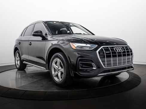 Certified 2023 Audi Q5 2.0T Premium w/ Convenience Package AWD/4WD image 2