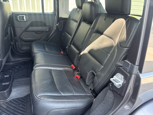 Used 2019 Jeep Wrangler Unlimited Sahara w/ Quick Order Package 24M Moab image 28