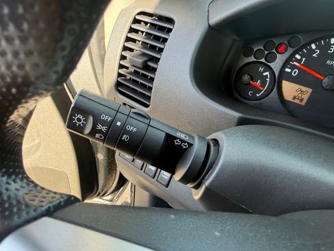 Used 2020 Nissan Frontier SV image 15