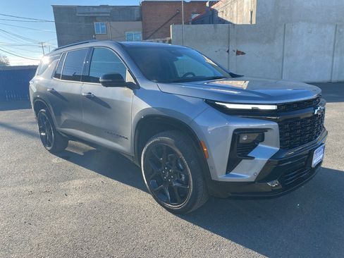New 2026 Chevrolet Traverse RS w/ LPO, Floor Liner Package image 9
