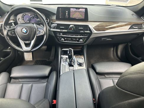 Used 2019 BMW 530i xDrive AWD/4WD image 12
