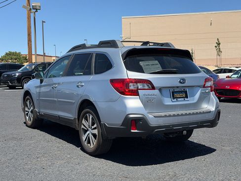 Used 2018 Subaru Outback 2.5i Limited AWD/4WD image 5