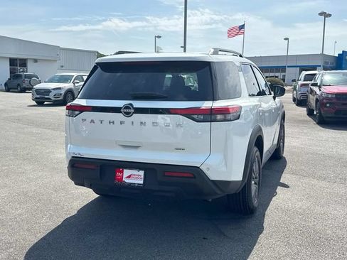 Used 2025 Nissan Pathfinder SV AWD/4WD image 4