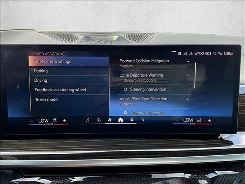 Used 2024 BMW X7 xDrive40i w/ M Sport Package AWD/4WD image 24