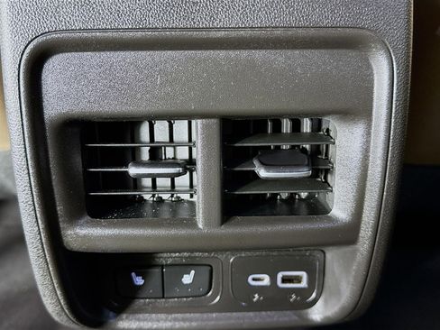 Used 2024 Cadillac XT4 Luxury w/ Cold Weather Package image 26