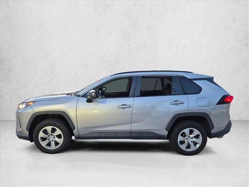 Used 2021 Toyota RAV4 LE FWD image 8