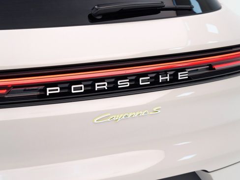 New 2026 Porsche Cayenne S image 14