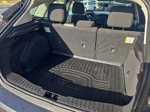 Used 2015 Ford Focus SE image 9