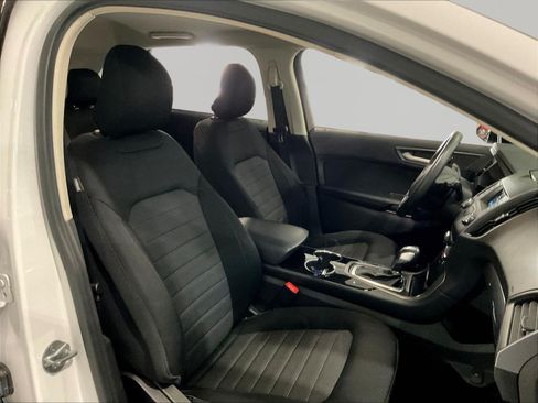 Used 2018 Ford Edge SE FWD image 28