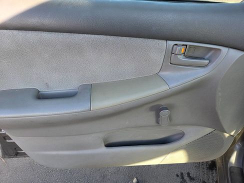 Used 2005 Toyota Corolla CE image 8