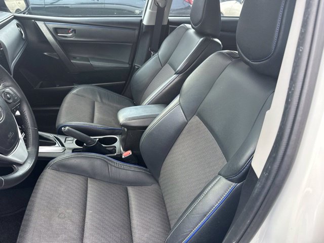 Used 2017 Toyota Corolla SE FWD image 2