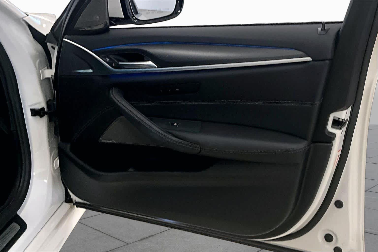 Used 2021 BMW 530e w/ M Sport Package RWD image 20