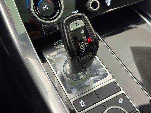 Used 2018 Land Rover Range Rover Sport HSE image 33
