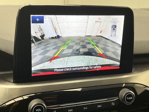 Used 2022 Ford Escape Titanium w/ Class II Trailer Tow Package image 6