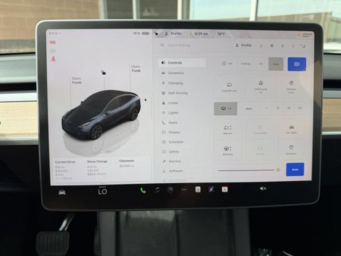 Used 2025 Tesla Model Y Long Range RWD image 17