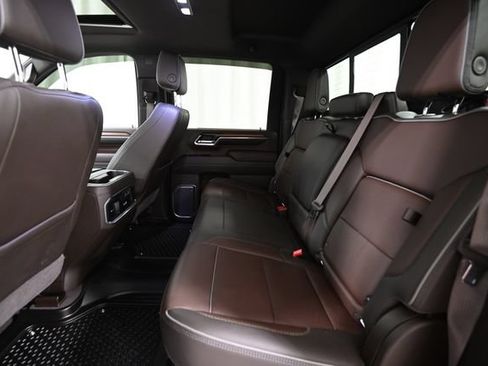 Used 2024 GMC Sierra 3500 Denali w/ Denali Reserve Package AWD/4WD image 9