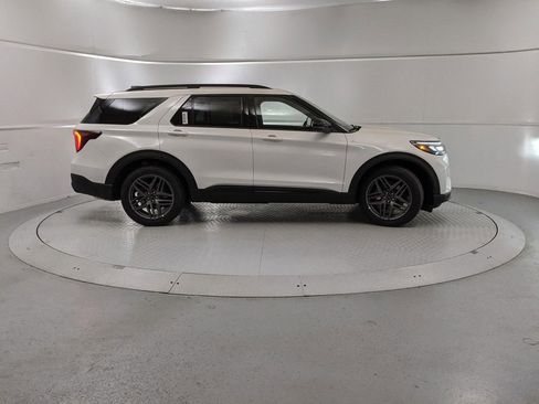 New 2025 Ford Explorer ST-Line w/ Premium Package image 2