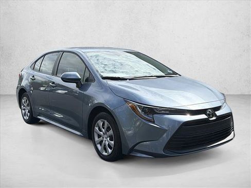 Used 2026 Toyota Corolla LE FWD image 3