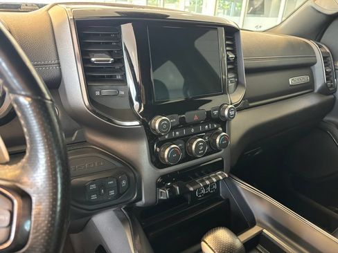 Used 2022 RAM 1500 Laramie AWD/4WD image 18