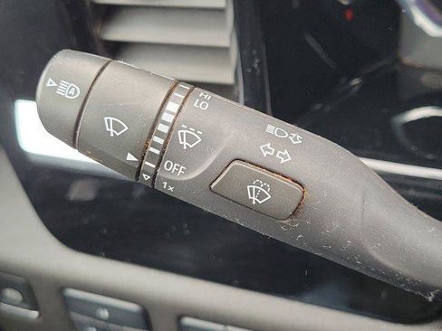 Used 2025 Chevrolet Silverado 2500 LT w/ Convenience Package image 24