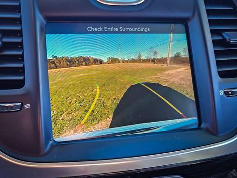 Used 2016 Chrysler 300 Limited image 23