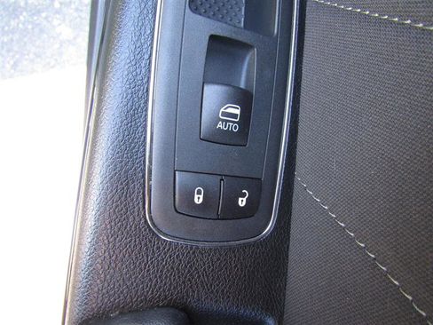 Used 2020 Dodge Charger SXT w/ Blacktop Package image 28