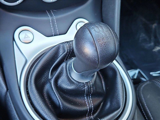 Used 2015 Nissan 370Z Coupe RWD image 17