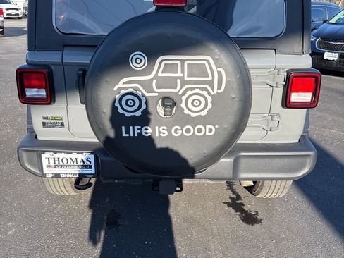 Used 2022 Jeep Wrangler Unlimited Sport image 6