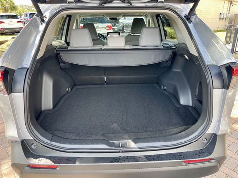 Used 2025 Toyota RAV4 XLE Premium image 5