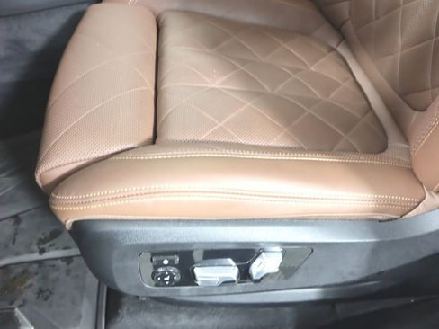 Used 2024 BMW X7 xDrive40i w/ Climate Comfort Package image 21