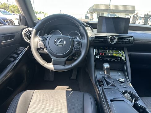 Used 2025 Lexus IS 350 F Sport RWD image 15