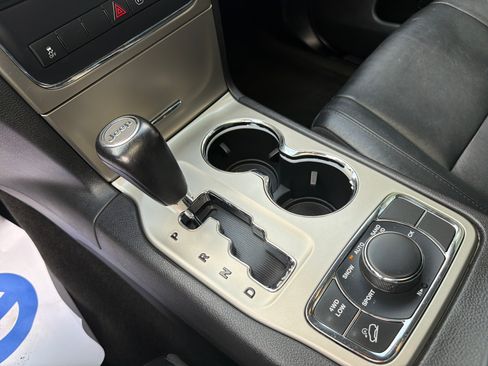 Used 2012 Jeep Grand Cherokee Limited AWD/4WD image 16