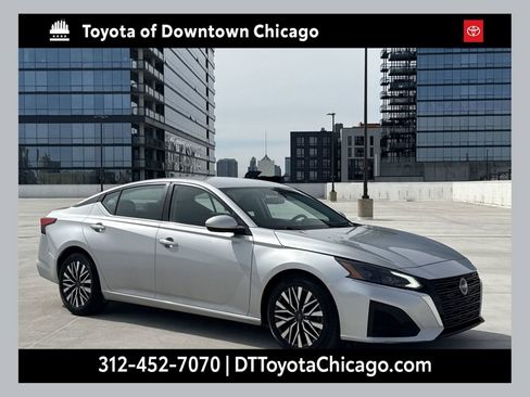 Used 2023 Nissan Altima 2.5 SV image 1