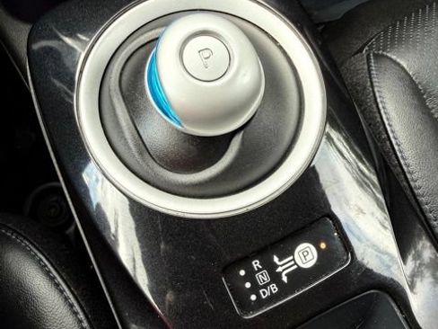 Used 2017 Nissan Leaf SL w/ Premium Package FWD image 28