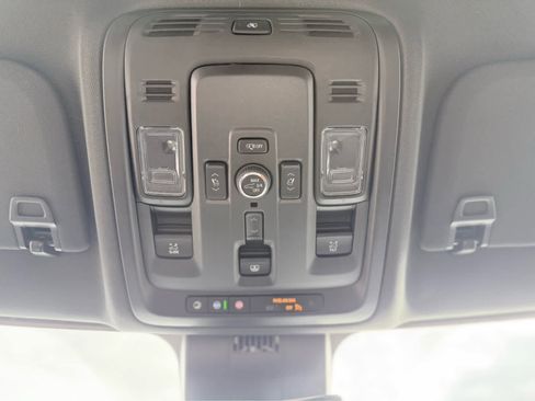 Used 2025 Chevrolet Tahoe High Country image 40