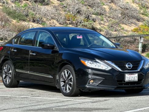 Used 2016 Nissan Altima 2.5 SV image 5