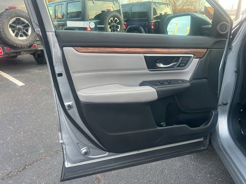 Used 2018 Honda CR-V Touring image 15