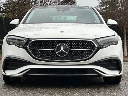 Used 2025 Mercedes-Benz E 350 4MATIC Sedan image 5