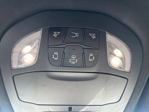 Used 2021 Chrysler Pacifica Limited w/ Uconnect Theater Family Group FWD image 20