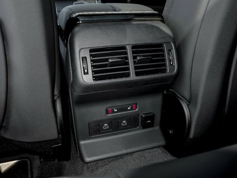 New 2026 Land Rover Range Rover Velar Dynamic SE image 17