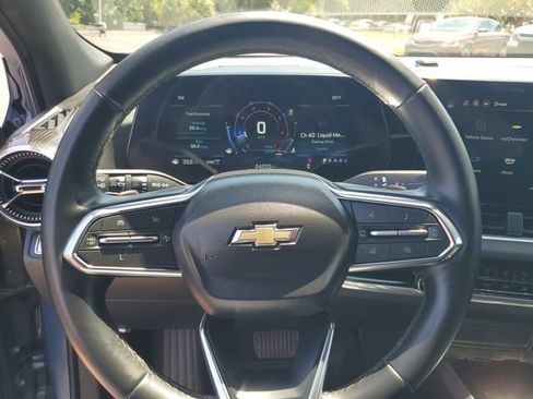 Used 2025 Chevrolet Equinox LT AWD/4WD image 26