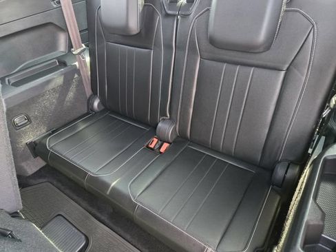 Used 2022 Volkswagen Tiguan SE R-Line FWD image 30