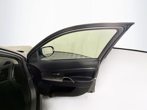 Used 2024 Mitsubishi Outlander Sport AWD image 30
