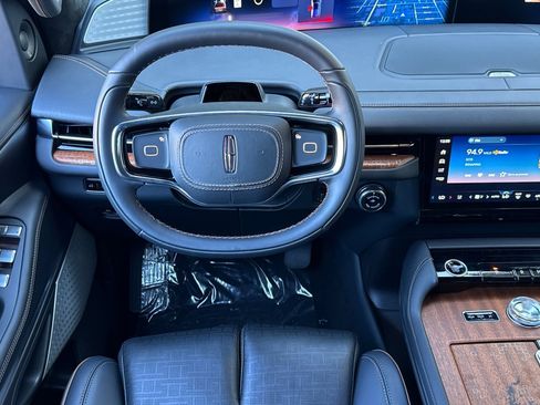 New 2025 Lincoln Navigator Black Label image 12
